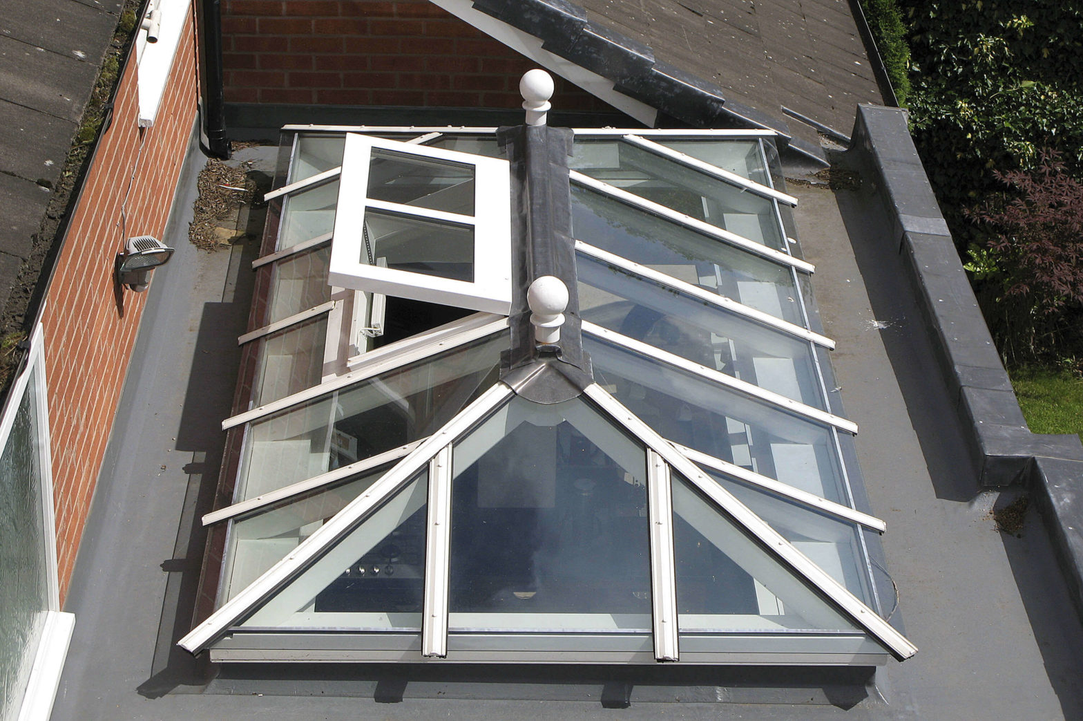 The Ideal Lantern Skylights to Flood Flat Roof Homes with Natural Light